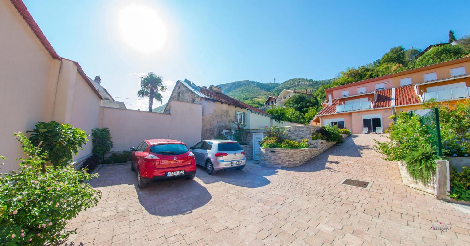 Apartments Enigma - With Private Parking Μόσταρ Εξωτερικό φωτογραφία