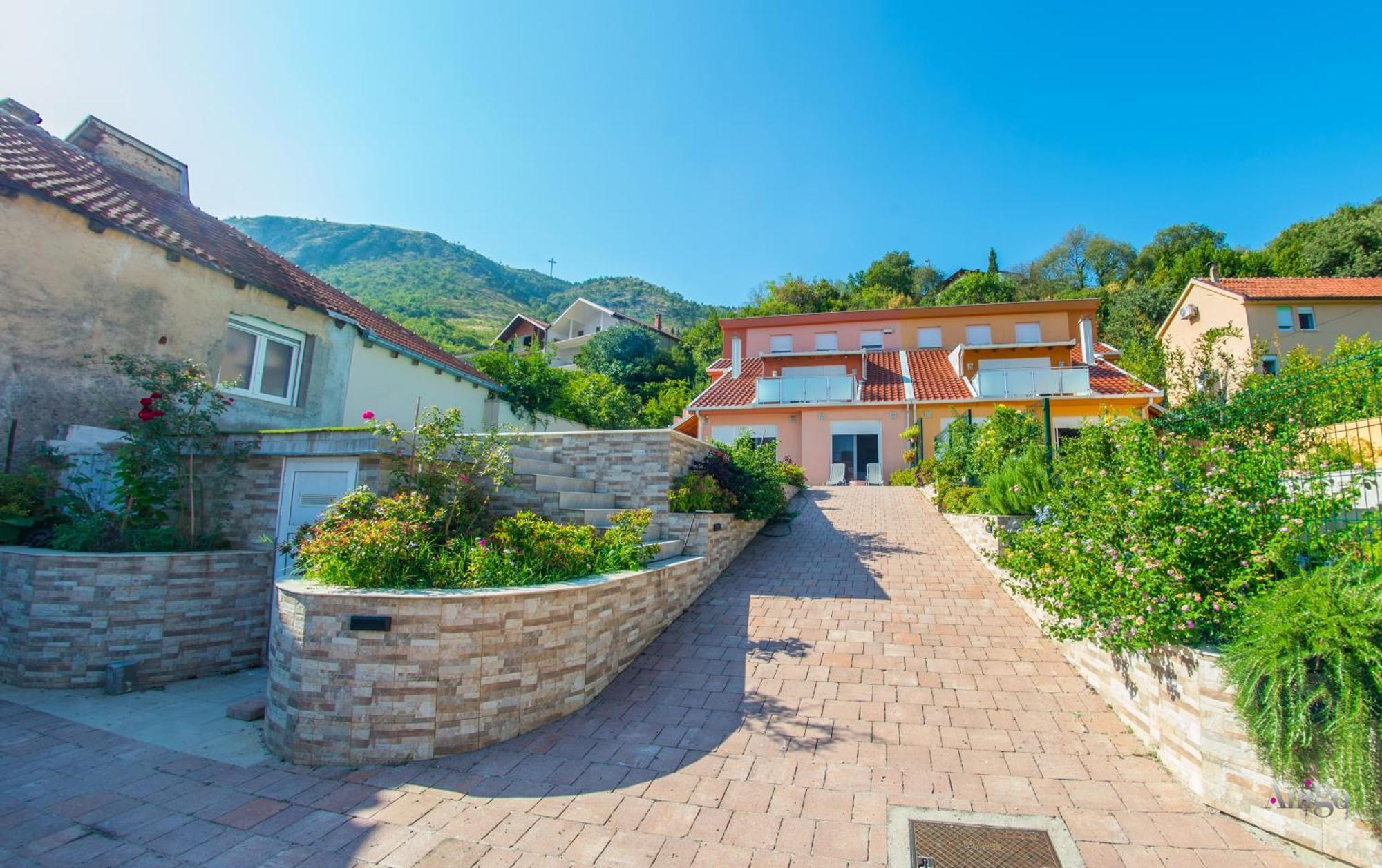 Apartments Enigma - With Private Parking Μόσταρ Εξωτερικό φωτογραφία